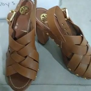 Heels I have to re-posh, they r 2 tall 4 me 2 walk